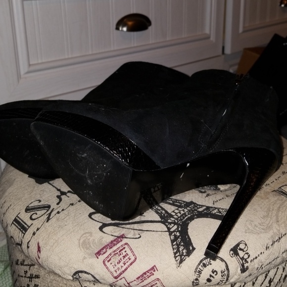 Black high heel ankle boots - Picture 4 of 4
